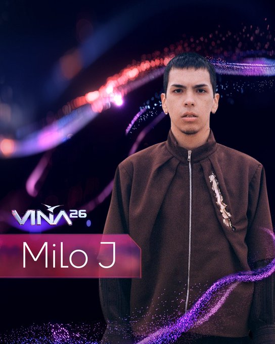 Milo J, artista confirmado para Viña 2026. Fondo oscuro con destellos de luz morada y roja.