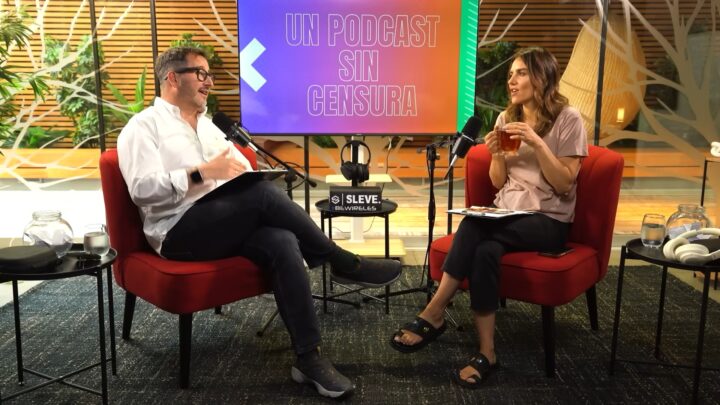 Eduardo Fuentes y María Luisa Godoy en "Mari con Edu", su podcast. Hablan de sus primeros trabajos y sueldos en TV.